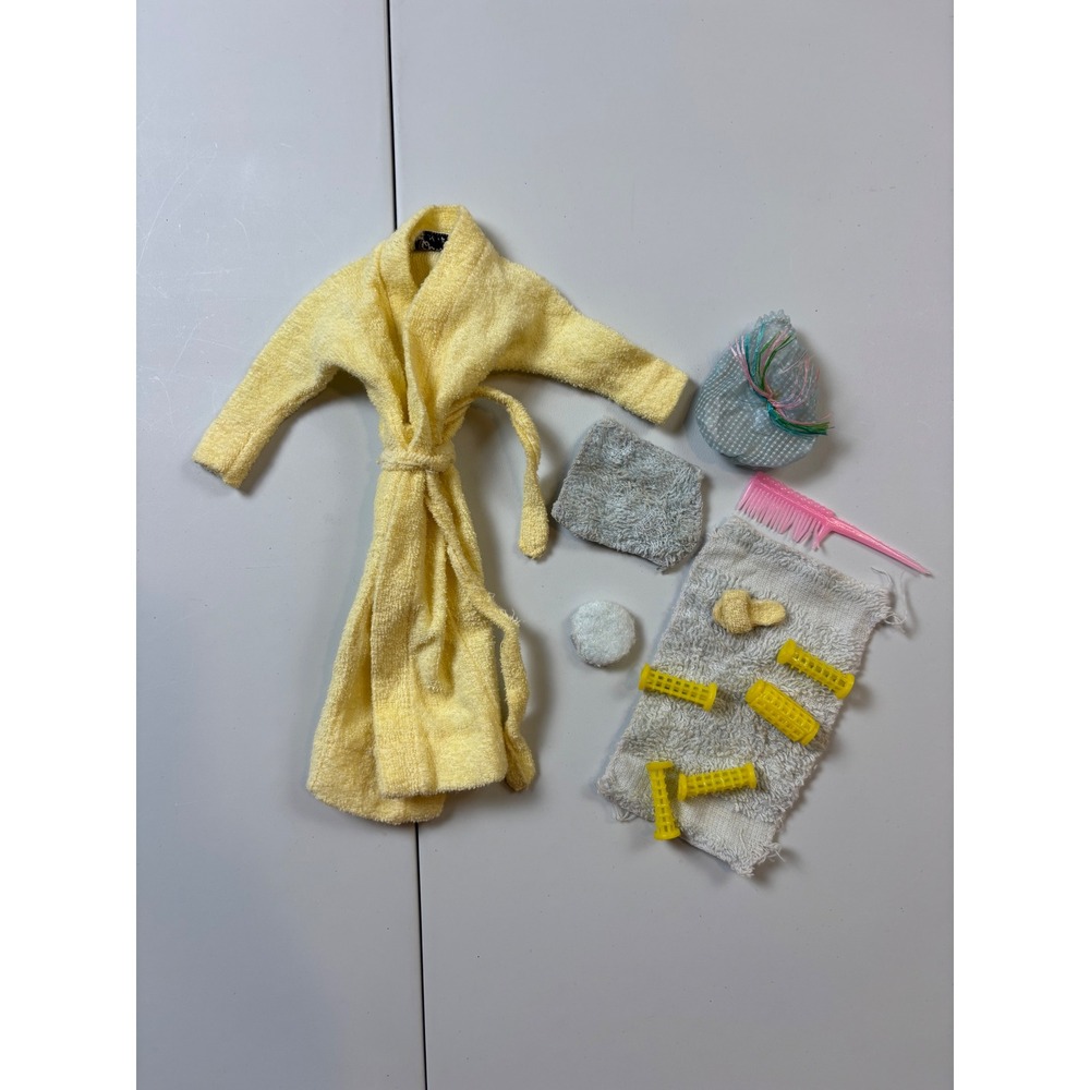 Vintage Barbie #988 Singing in the Shower 1961 Bath Robe Accessories Mattel